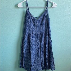 •hollister summer dress with a tie in the back
